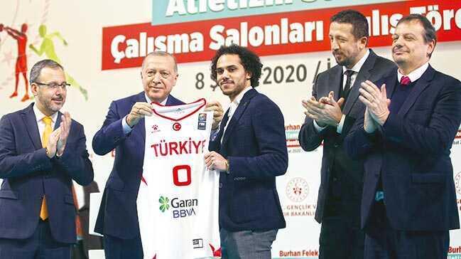 'Özgüveni yüksek bir nesle ihtiyacımız var'