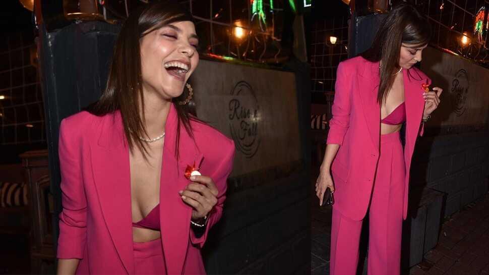 Hazal Filiz Küçükköse'ye yarım altın doğum günü hediyesi