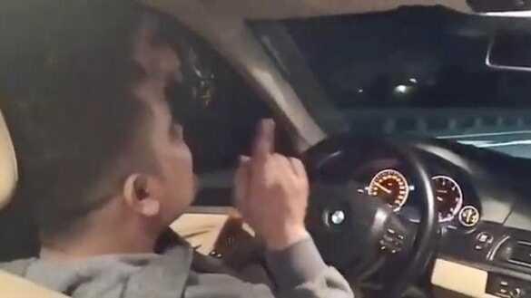 Trafik magandası yolculuk sırasında bunu yaptı! Utanacağı yerde övündü!