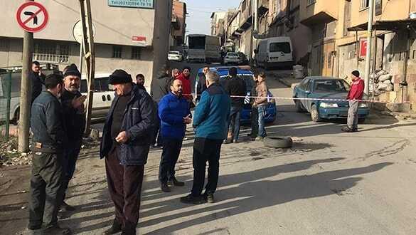 Sultangazi'de ilginç olay! 'Bu yol bizim' deyip yolu kestiler