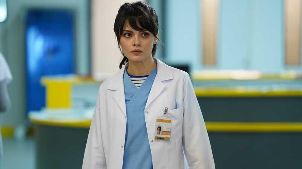 Mucize Doktor'un Nazlı'sı Sinem Ünsal'dan yeni anlaşma!