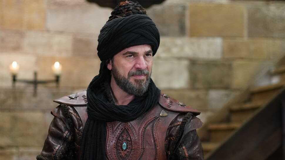 Kuruluş Osman'a beklenen Engin Altan Düzyatan'ı takipçileri yorum yağmuruna tuttu!