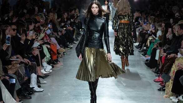 Paris Moda Haftasında öne çıkan tasarımlar