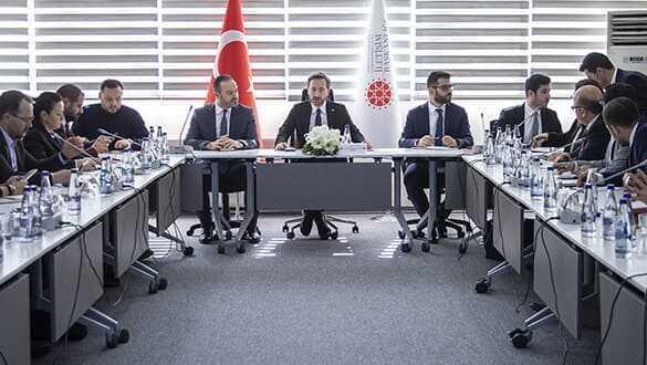 Fahrettin Altun: Başkan Erdoğan Putin'le en kısa sürede yüz yüze görüşecek