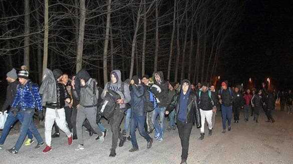 Mültecilere sınır kapıları açıldı mı" Mülteci ne demek"