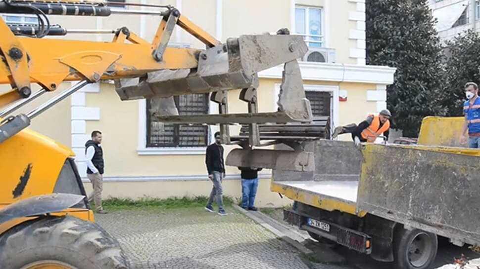 Vatandaşlar uyarıları dinlemedi... Kepçeler devreye girdi