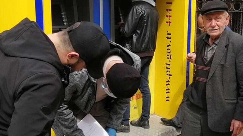 77 yaşındaki dede ikna olmadı: Beni yakışıklı çekin