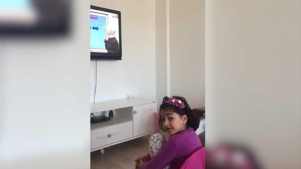 Bingöl'de EBA TV üzerinden ilk dersini alan öğrencinin 'Bizi duyuyor mu' mutluluğu