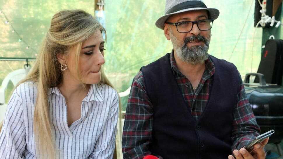 İranlı çift, koronavirüsü yüzünden ayrı kaldıkları kızları Soruşu'ya kavuştu