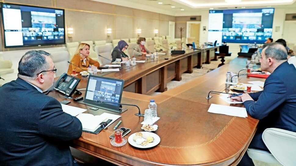 Çinli yetkililerle video konferansla korona toplantısı
