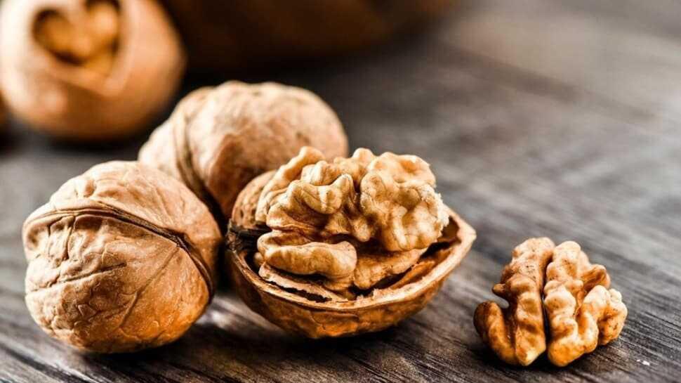 Kadınlarda yaşlılığı geciktiriyor! Cevizin kadın sağlığına faydaları nelerdir"