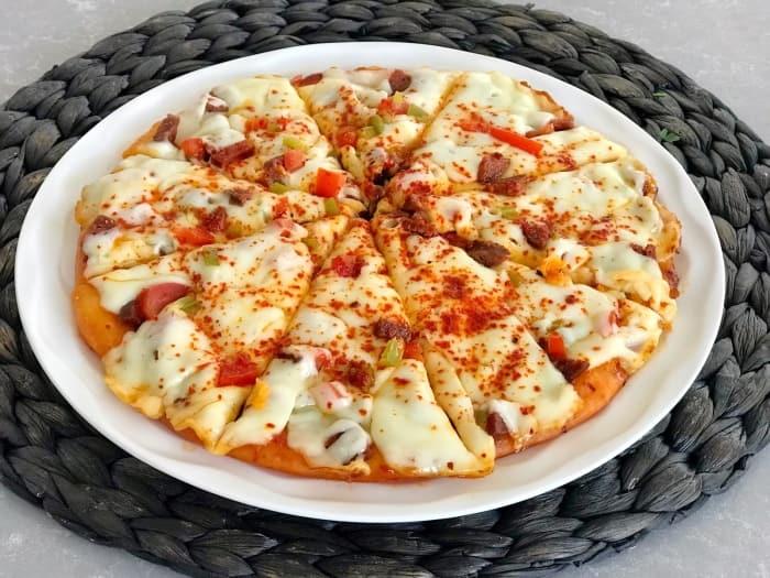 Tavada pizza tarifi nasıl yapılır, malzemeleri neler? Tavada kolay