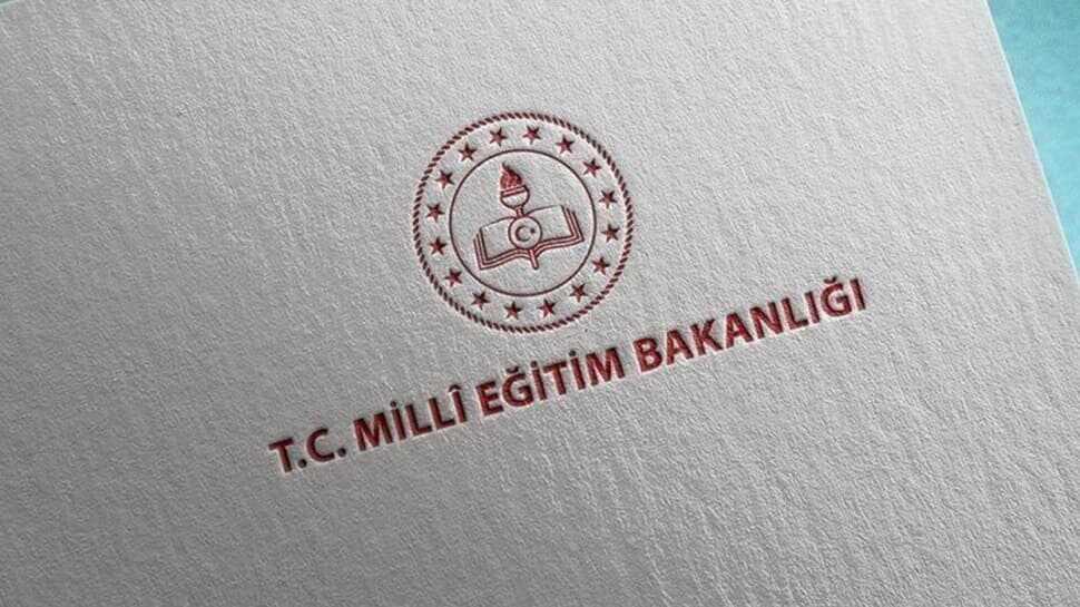 Milli Eğitim Bakanlığı açıkladı! 'Öğretmenlerin yer değiştirme işlemleri ertelendi'