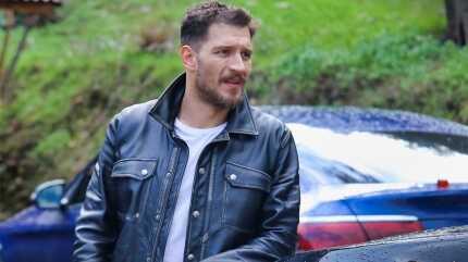 Uraz Kayg�laro�lu'nun payla��m� k�rd� ge�irdi!