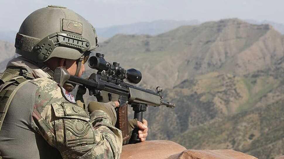 İçişleri Bakanlığı: 3 terörist silahlarıyla birlikte ölü olarak ele geçirildi