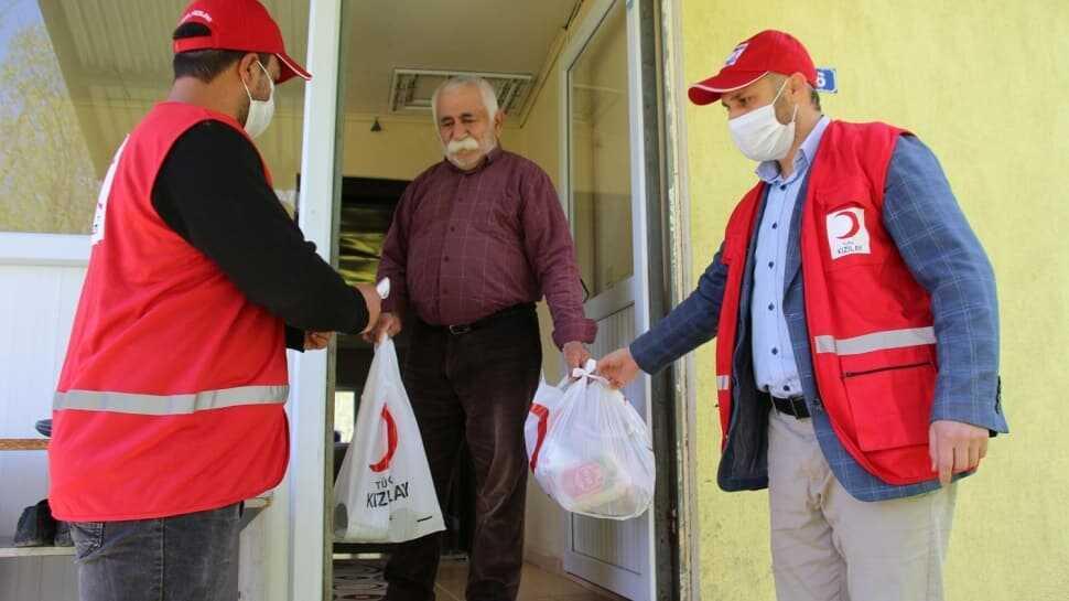 9 evladını ve eşini kaybeden baba 3 görme engelli evladı ile yaşam mücadelesi veriyor