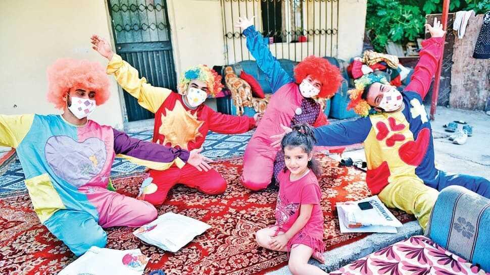 Palyaçolardan bayramlık sürpriz
